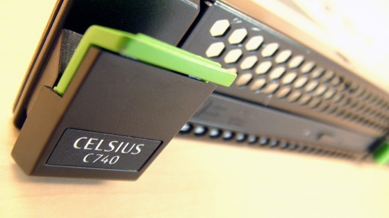 Front view close-up of the new Fujitsu Celsius C740. (Source: CADplace)